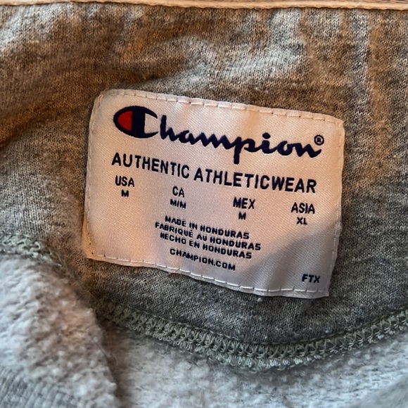 Champion sweatshirt - Picture 2 of 2